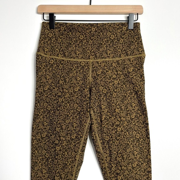 EVERLANE 25” The Perform High Rise Black Breen Floral Ankle Leggings - Picture 4 of 15